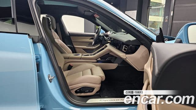 Porsche 타이칸 4S, 2024 10