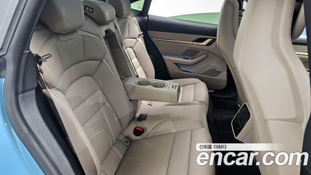 Porsche 타이칸 4S, 2024 12