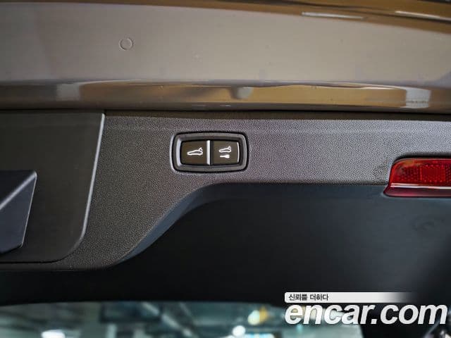 Porsche Macan EV 4S, 2025 7