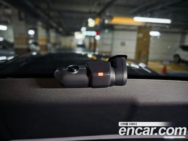 Porsche Macan EV 4S, 2025 8