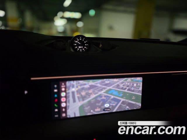 Porsche Macan EV 4S, 2025 10