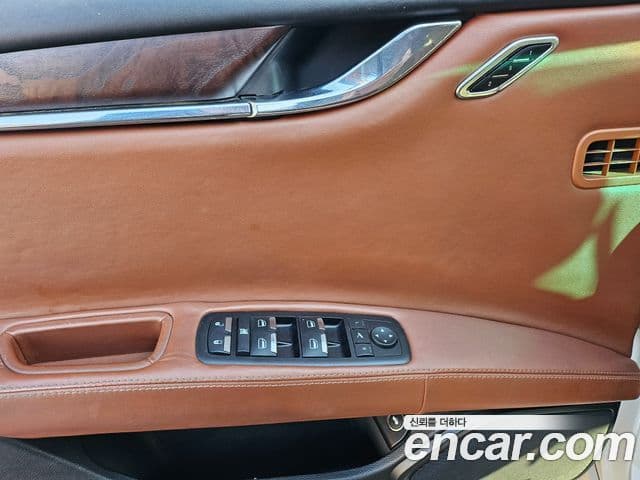 Maserati Quattroporte, 2016 12