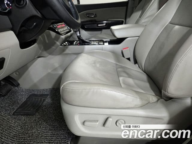 Kia All New Carnival President, 2017 9