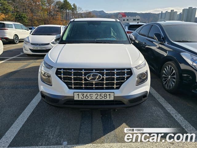 Hyundai Venue Premium, 2023 1