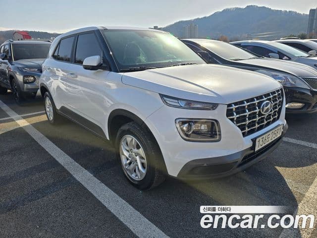 Hyundai Venue Premium, 2023 3