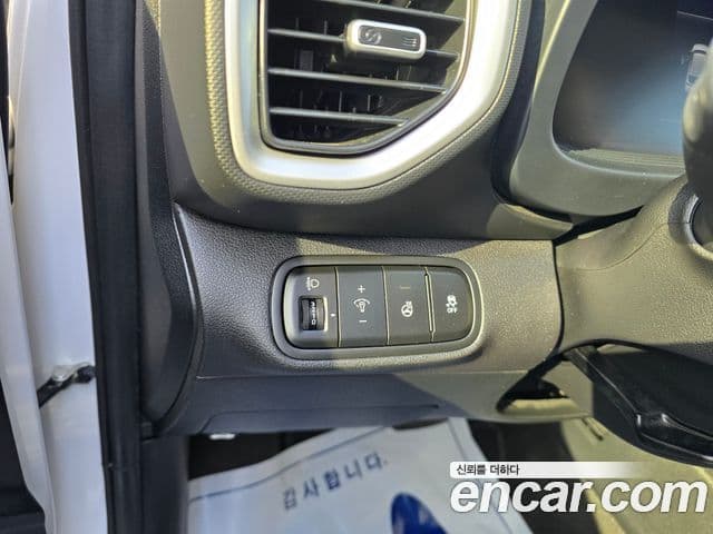 Hyundai Venue Premium, 2023 8