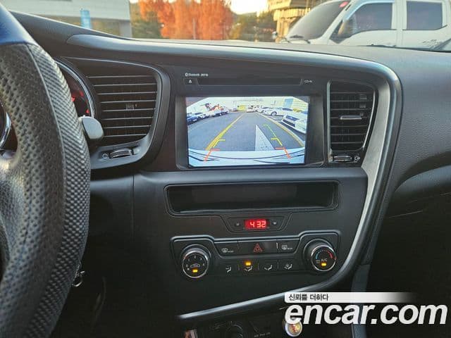 Kia K5 LPI Deluxe, 2012 11