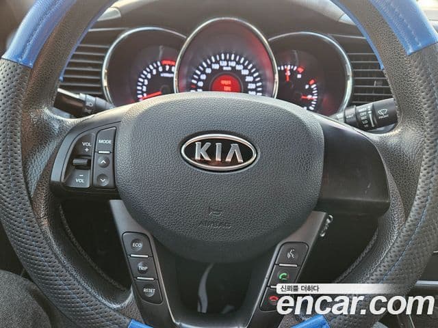 Kia K5 LPI Deluxe, 2012 12