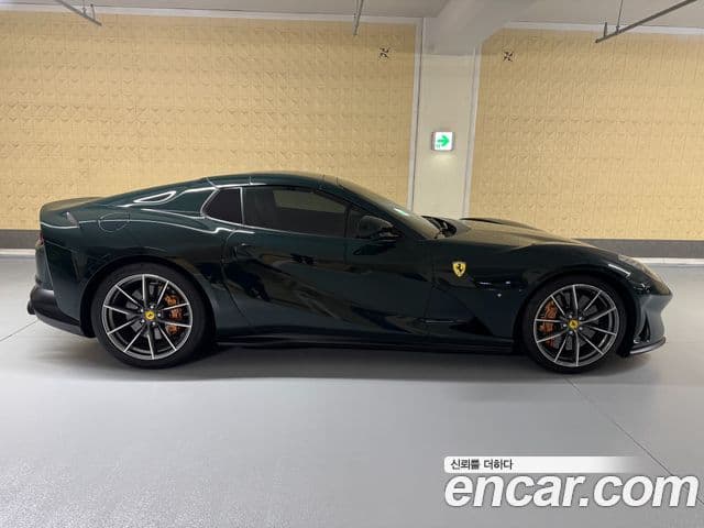 Ferrari 812 GTS, 2021 9