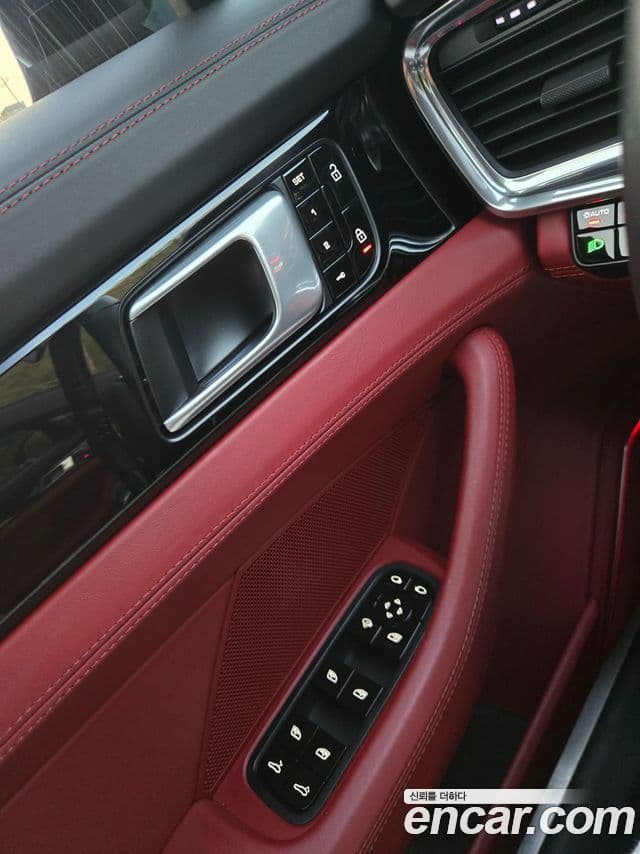 Porsche Panamera (971), 2020 11