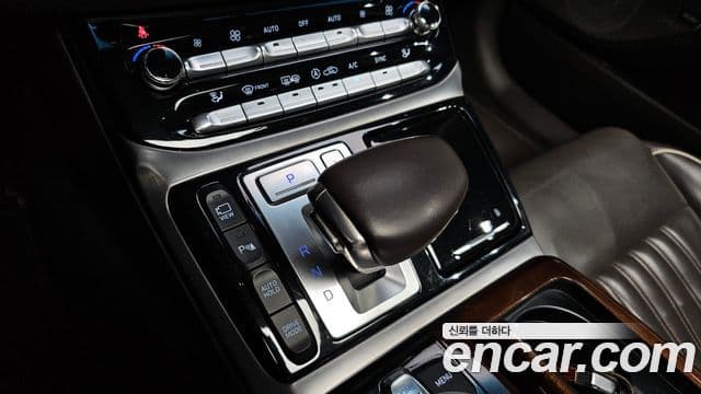 Genesis EQ900 Prestige, 2018 9