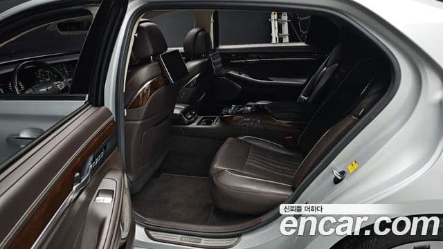 Genesis EQ900 Prestige, 2018 12