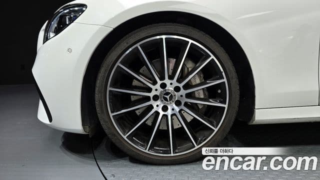 Mercedes-Benz E-класс W213 AMG Line, 2023 все фото