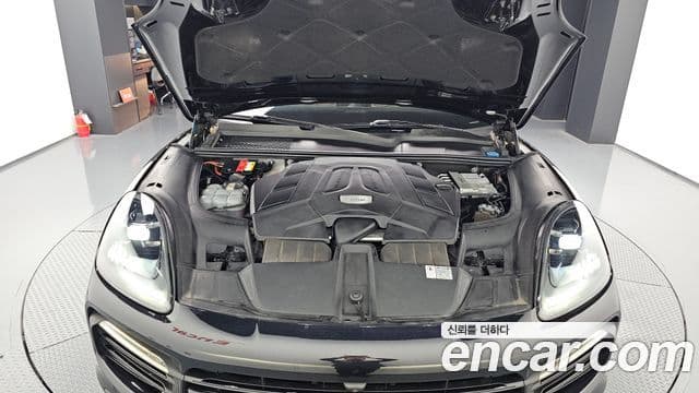 Porsche Cayenne (PO536), 2019 6