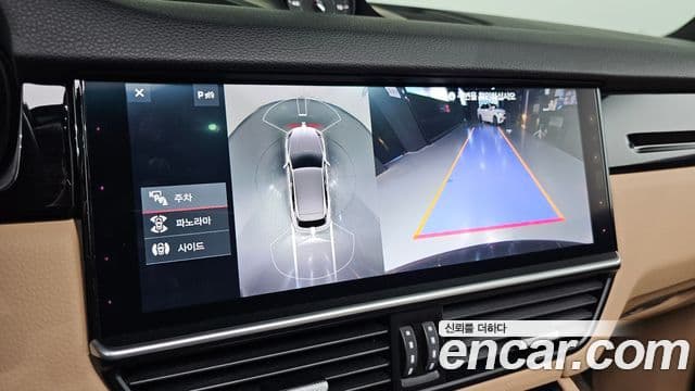 Porsche Cayenne (PO536), 2019 16