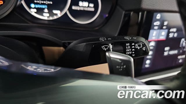 Porsche Cayenne (PO536), 2019 18