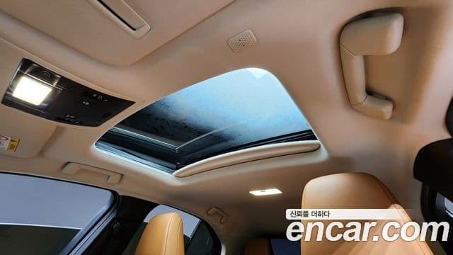 Lexus UX250h, 2021 17