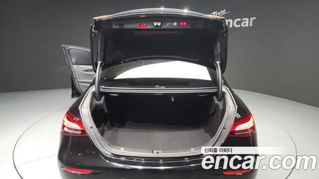 Mercedes-Benz E-класс W213 Avantgarde, 2023 20