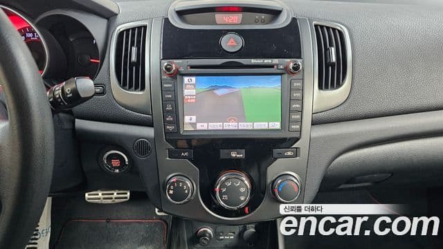 Kia Forte купе Prestige, 2011 16