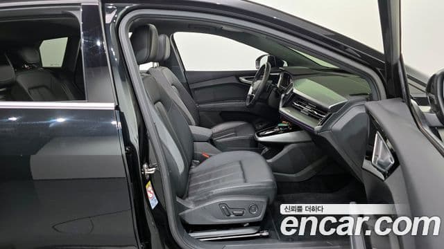 Audi Q4 e-Tron (F4), 2022 11