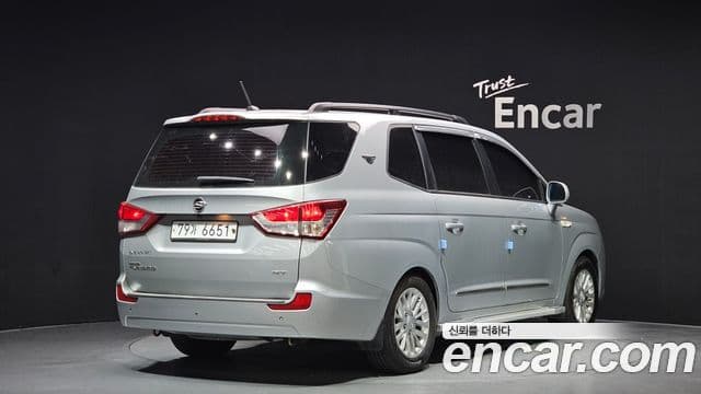 KG모빌리티(SsangYong) Korando 투리스모 4WD RT 11인승, 2014 2