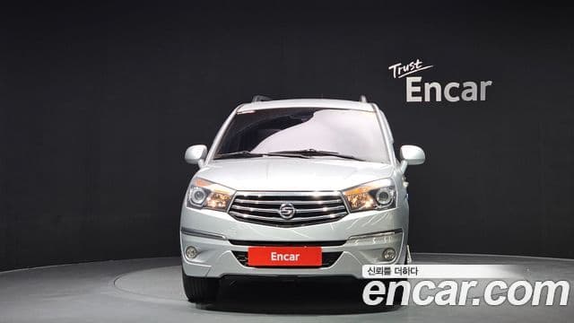 KG모빌리티(SsangYong) Korando 투리스모 4WD RT 11인승, 2014 3