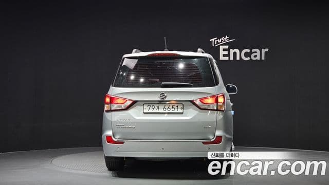 KG모빌리티(SsangYong) Korando 투리스모 4WD RT 11인승, 2014 4