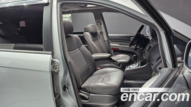 KG모빌리티(SsangYong) Korando 투리스모 4WD RT 11인승, 2014 11