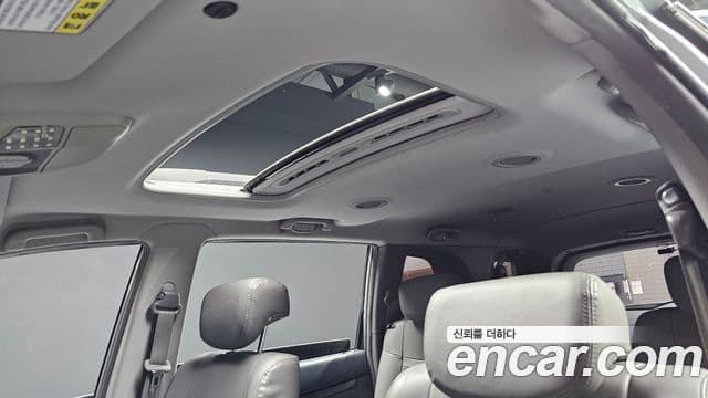 KG모빌리티(SsangYong) Korando 투리스모 4WD RT 11인승, 2014 16