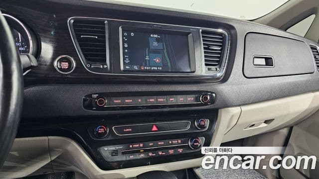 Kia The / новый New Carnival Noblesse, 2019 15