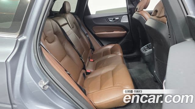 Volvo XC60 2세대 B5 Inscription, 2021 12