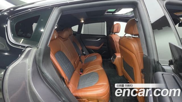 Maserati Levante 3.0 S AWD GranLusso, 2019 19