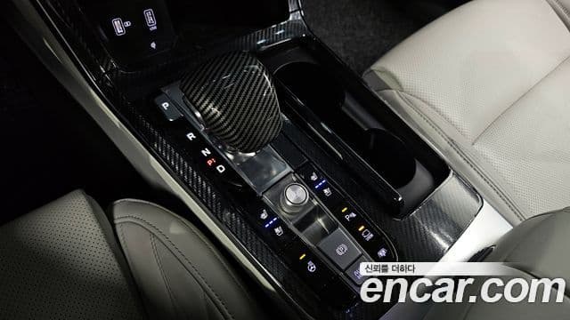 Kia K7 Premier гибрид Signature, 2020 9