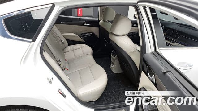 Kia K7 Premier гибрид Signature, 2020 12