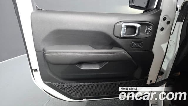 Jeep Wrangler (JL) 2.0 Overland 4도어, 2021 17