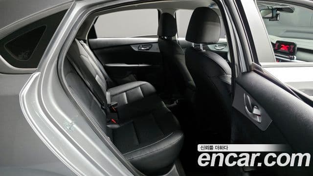 Kia The / новый New K3 2세대 Trendy, 2022 12