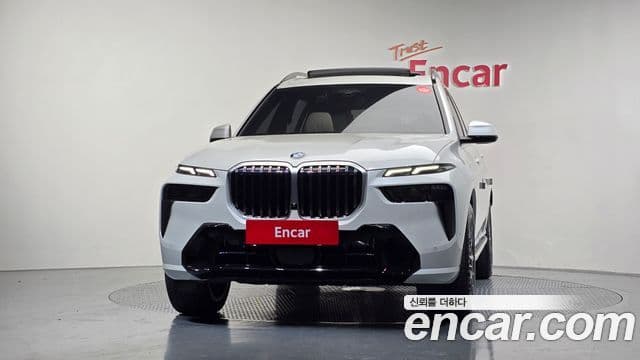 BMW X7 (G07) xDrive 40i M Sport 6인승, 2025 3