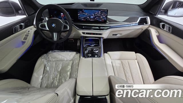 BMW X7 (G07) xDrive 40i M Sport 6인승, 2025 7