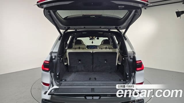 BMW X7 (G07) xDrive 40i M Sport 6인승, 2025 20