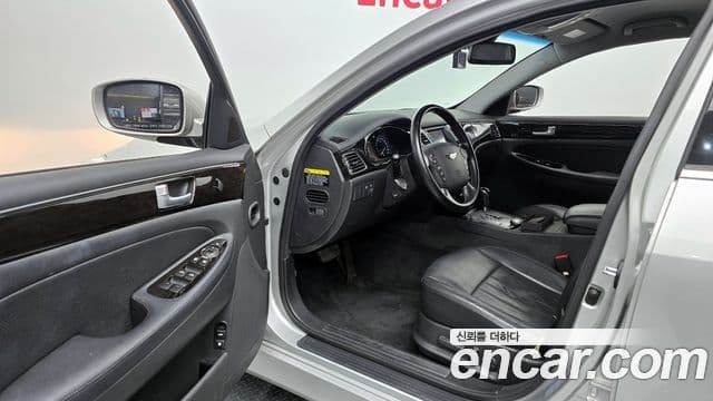 Hyundai Genesis Special, 2013 11