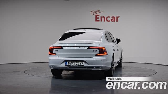 Volvo S90 B6 AWD Ultimate Bright, 2023 4