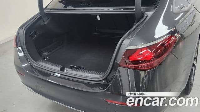 Mercedes-Benz E-класс W214 Exclusive, 2024 11