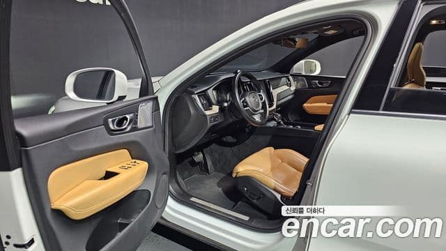 Volvo XC60 2세대 D5 Inscription, 2019 10