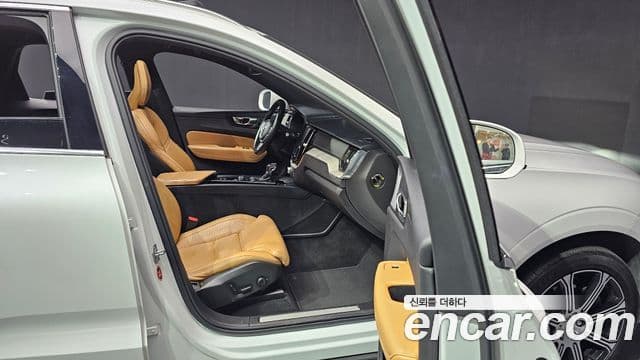Volvo XC60 2세대 D5 Inscription, 2019 11
