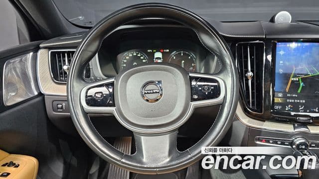 Volvo XC60 2세대 D5 Inscription, 2019 13