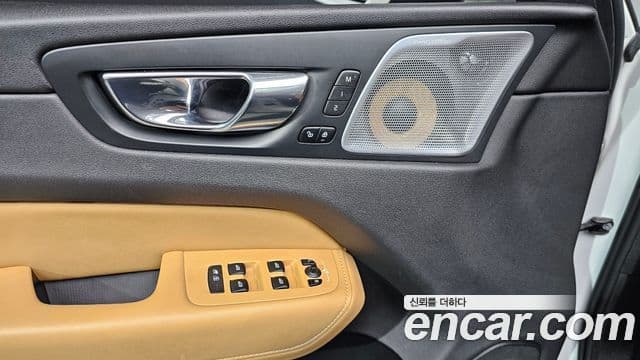 Volvo XC60 2세대 D5 Inscription, 2019 17