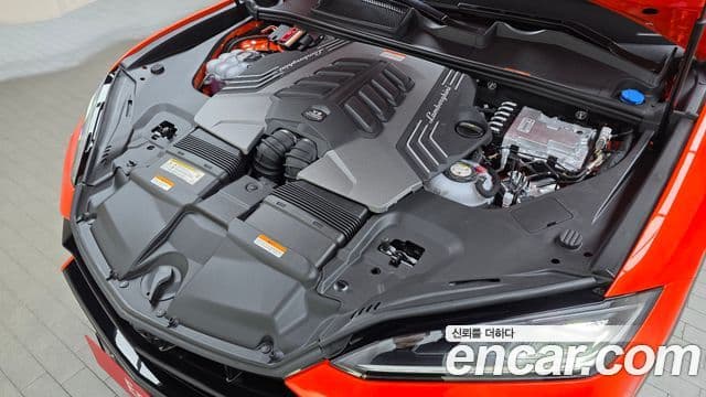 Lamborghini Urus 4.0 V8 SE, 2025 6