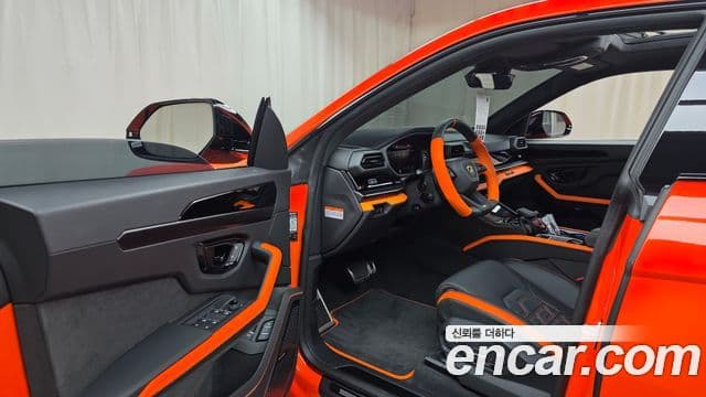 Lamborghini Urus 4.0 V8 SE, 2025 10