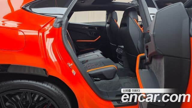 Lamborghini Urus 4.0 V8 SE, 2025 12
