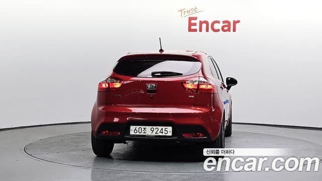 Kia All New Pride Luxury, 2013 4